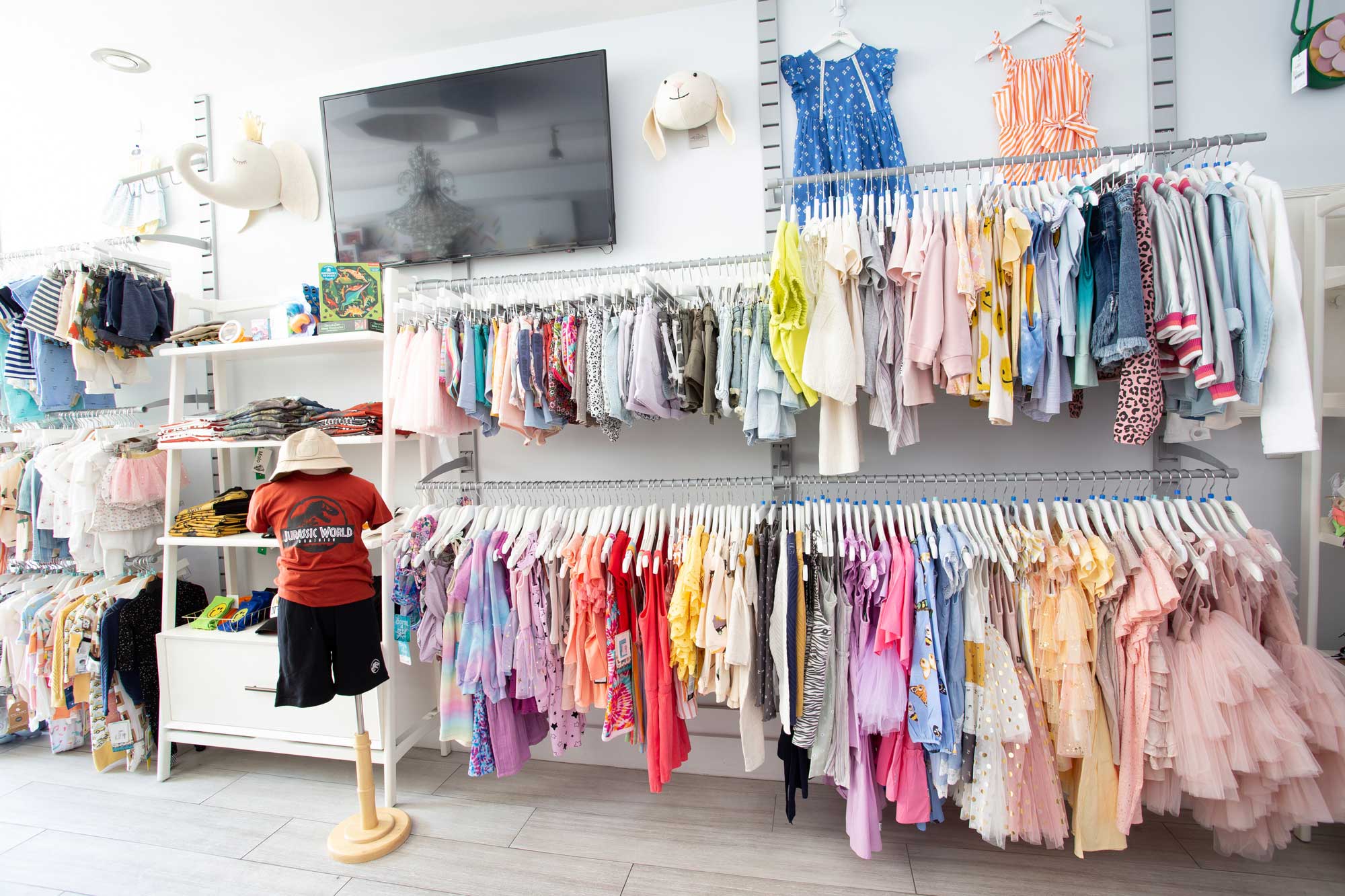 We stock thousands of baby and kids outfits. From summer dresses and swimsuits, to baby snowsuits and bunting. We have the accessories to complete the look including kids sunglasses and baby blankets, mittens, and hats.  