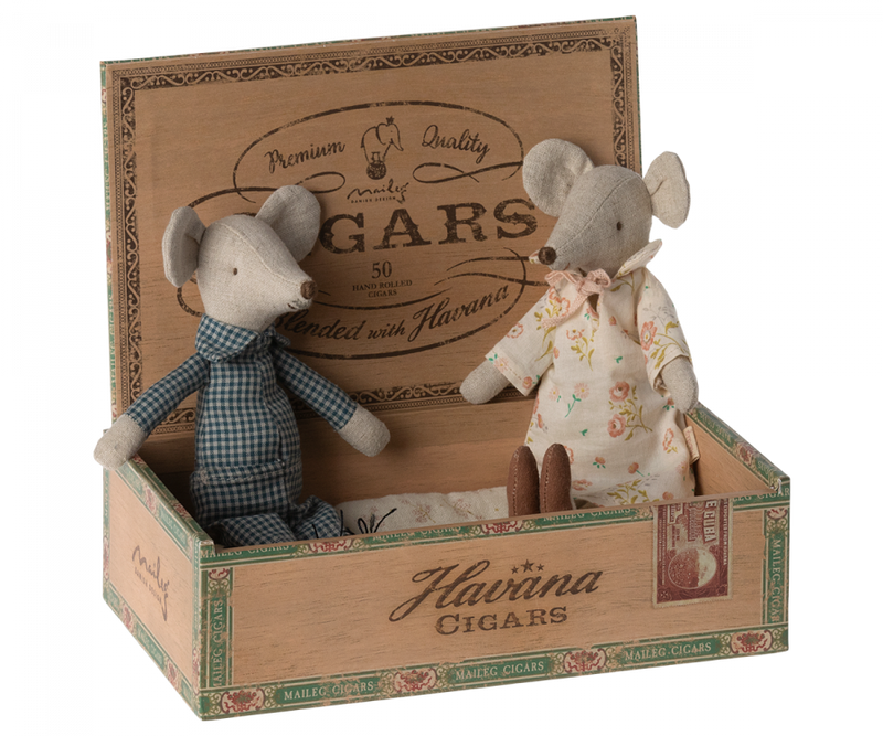 Heirloom Toys | Grandma and Grandpa Mice in Cigarbox | Maileg