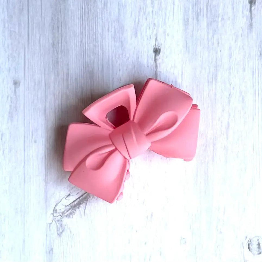 Coquette Claw Clip in Pink from Iconic Mi.