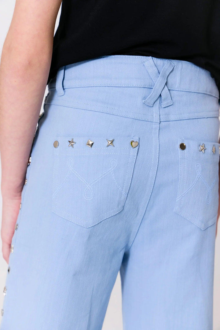 studs along the top of the pockets. 