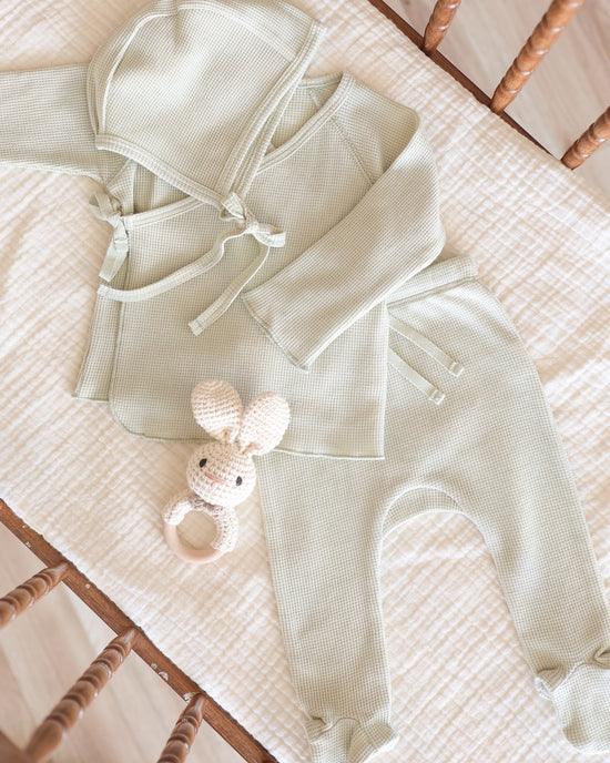 take home set in a mint green color, waffle like texture. comes with hat. 