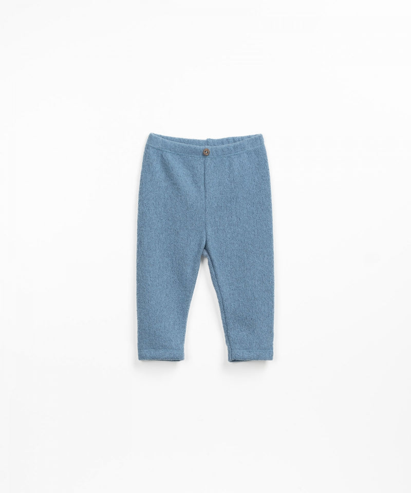 baby blue legging. one small button at the waist band.