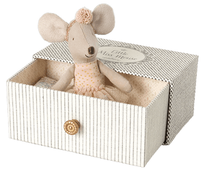 Heirloom Toys | Dance Mouse in Daybed | Maileg - The Ridge Kids