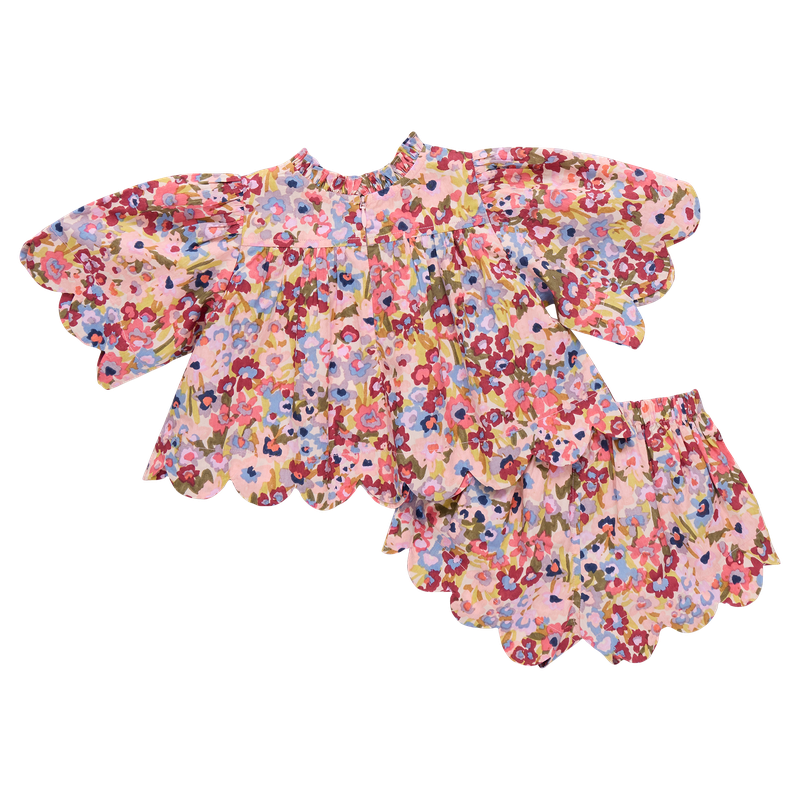 Floral 2 piece set with scallop edges on a white background