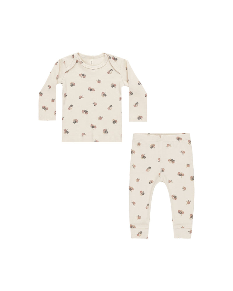 baby girl ribbed cotton set with tiny floral pattern throughout. 